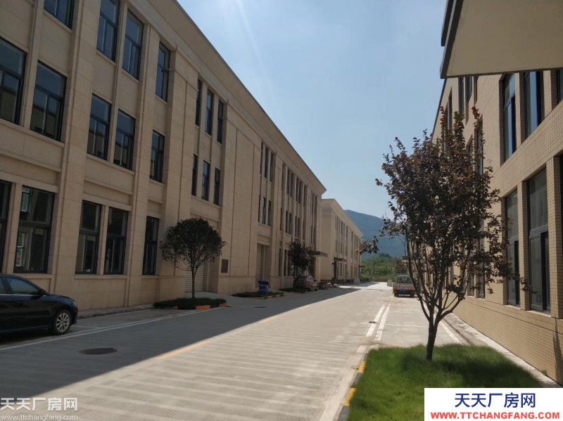 《出售標(biāo)準(zhǔn)廠房，獨(dú)棟50年產(chǎn)權(quán)》{可按揭，低首付}