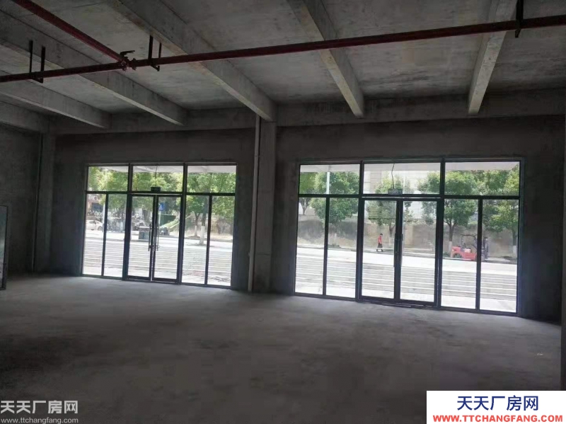 開發(fā)商直售+標(biāo)準(zhǔn)廠房+上市物業(yè)+優(yōu)質(zhì)企業(yè)+獨(dú)立產(chǎn)權(quán)