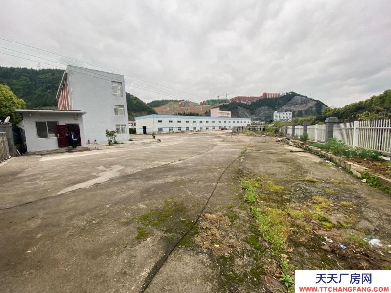 萬山 獨立廠房出租 4000平米 可分租 帶壩子