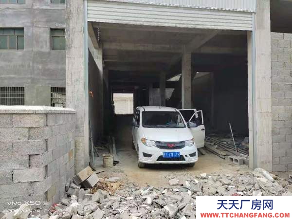 (出租) 空地面積800平方，建房面積300平方，共二層