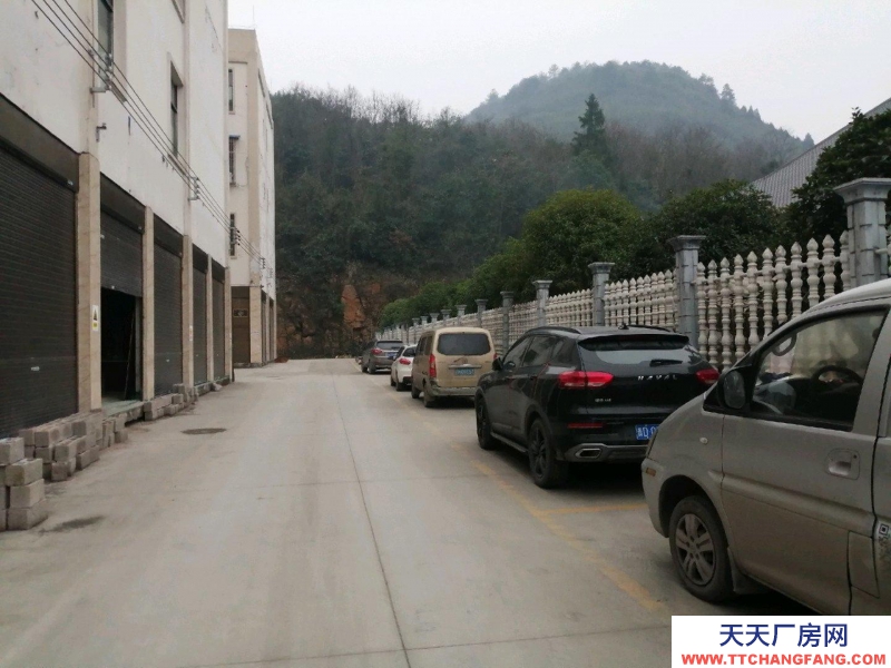 交通方便，銅仁城南高速路口，非常好的倉儲物流園