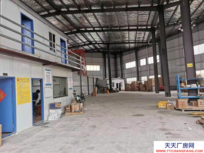 主干道邊，高12米，可賣500或1000平米。