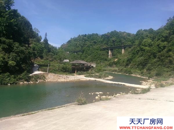 (出租) 農村門口還帶有400平菜地