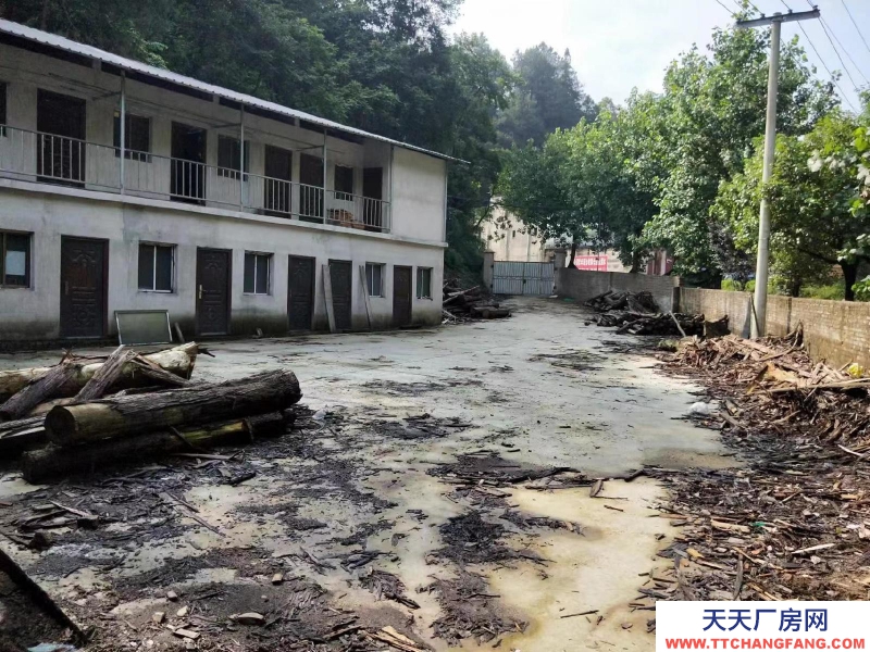 (出租) 出租臺江臺江城區(qū)臺江縣城往臺盤方向國道邊廠房出租