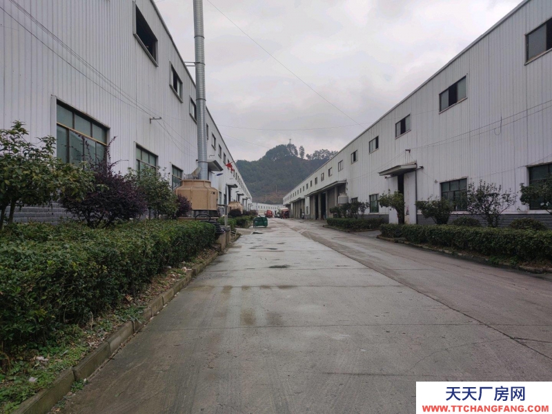 距離青巖古鎮(zhèn)6公里，交通便利，水，電通訊完備