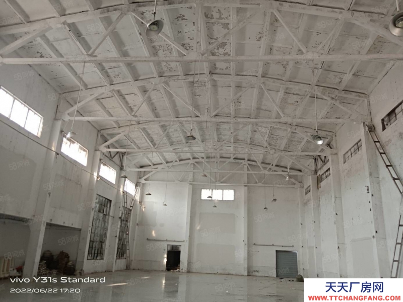 濟南歷城 鳳凰路大院廠房1600平招租帶辦公室