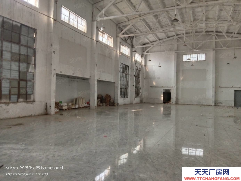 濟南歷城 鳳凰路大院廠房1600平招租帶辦公室