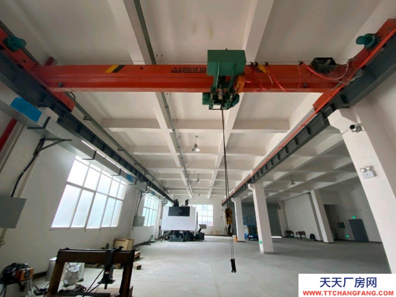 黔南龍里房東直租，廠房地處位置優良結構方正，可做倉庫和廠房使用