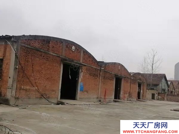 武漢硚口(出租) 位于武漢CBD（江漢區中央商務區內），面積6000平方左右