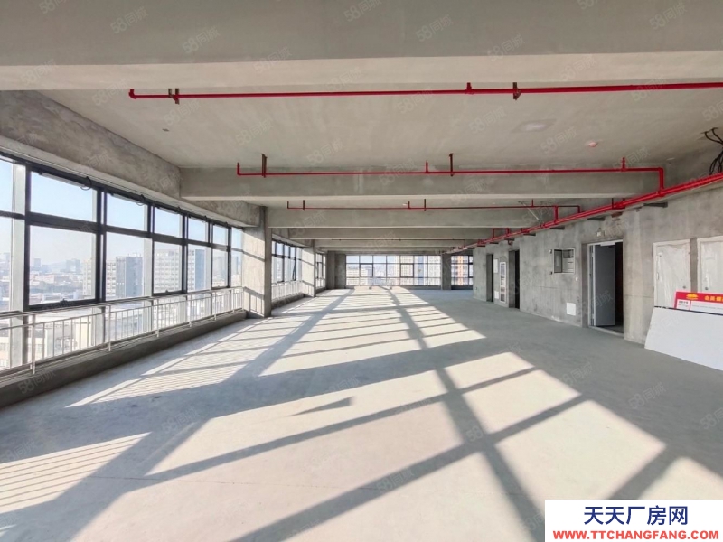 杭州濱江白馬湖，近高架地鐵，一線湖景，三面大落地窗，適合電商展廳