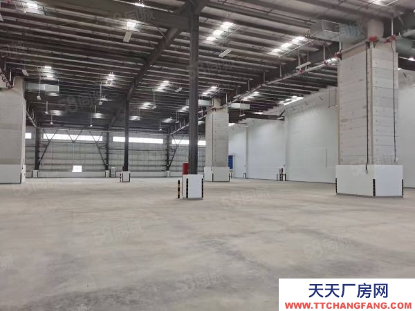 南京市 浦口浦泗路星火地鐵口丙二月臺(tái)庫(kù)10000平 可分租 場(chǎng)地超大