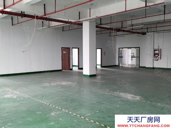 南京市浦口區(qū)天潤城地鐵口廠房出租有貨梯大車口進采光好隨時看房