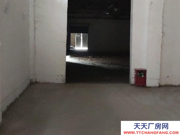 南京市鼓樓區雙層，需自行隔斷，門市倉庫一體，有院子