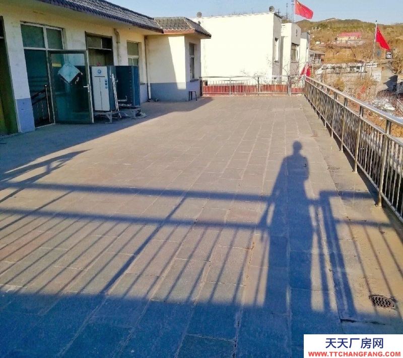 (出租) 配有三相電,臨307國道,可做門面。價格面議