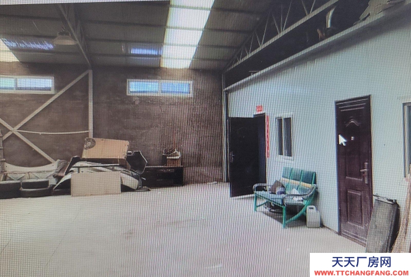 1、800-5000平米左右廠房、倉(cāng)庫(kù)出租 2、辦公室，食堂、生產(chǎn)車間全部配套 3、交通便利 4、可整租也可分租