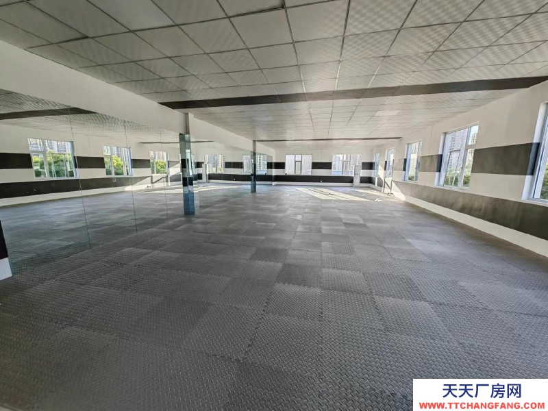 (出租) 700余平展廳招租，各種車方面相關展廳，美容，汽車，