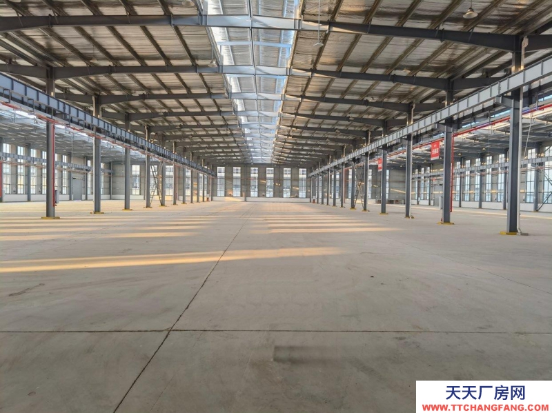 重慶萬州高鐵站1公里，層高13米。 有2層辦公室帶標準廠房。