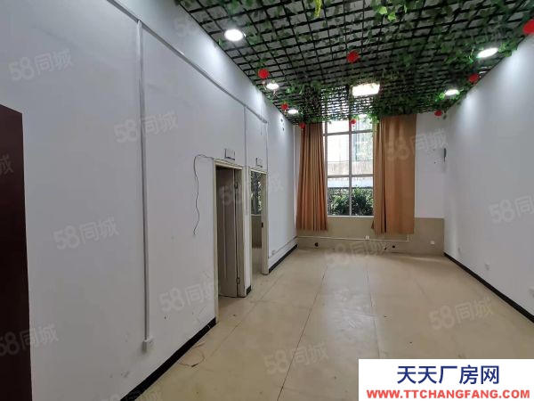 長(zhǎng)沙市岳麓區(qū)芯城科技園旁1樓，倉(cāng)庫(kù)和廠房層高5.2米100多平可定制直租