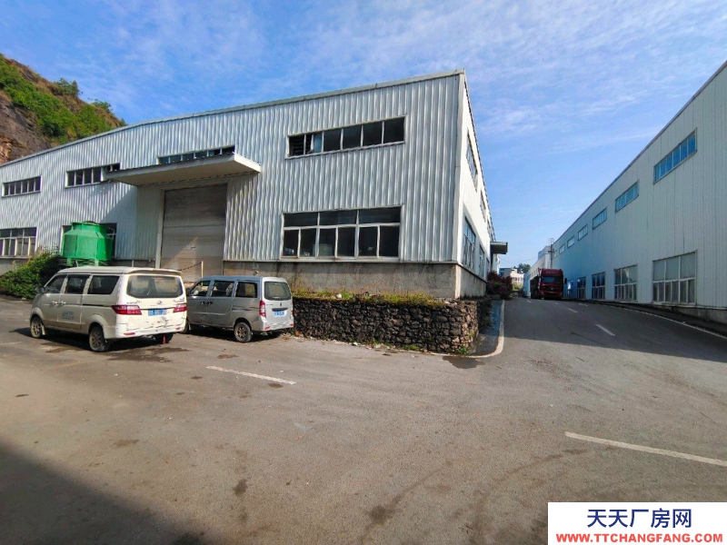 重慶黔江交通便利，帶行車，高12米