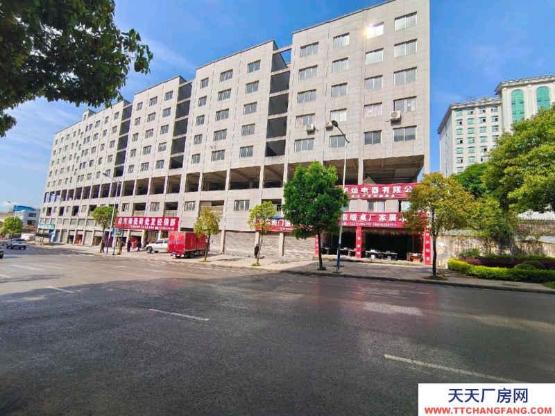 重慶黔江 工業(yè)廠房帶行車，層高12米