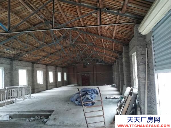 (出租) 鄭州中原工廠大院二十余畝，有大小廠房倉庫十幾個現(xiàn)分租