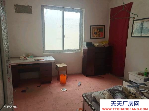 (出租) 鄭州管城地理位置于市場臨街，可以進大車做倉庫，辦公室