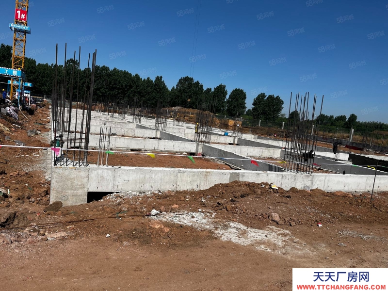 青島市北萊西經(jīng)開區(qū)，獨(dú)棟廠房2400出售，緊鄰高速口，，大產(chǎn)權(quán)可貸款