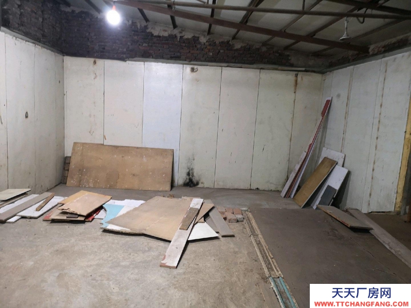 (出租) 地理位置優越，離五愛市場很近，可辦公，可倉儲。