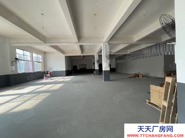 長沙市天心區 中意路，標準廠房出租售，可做倉庫展廳辦公