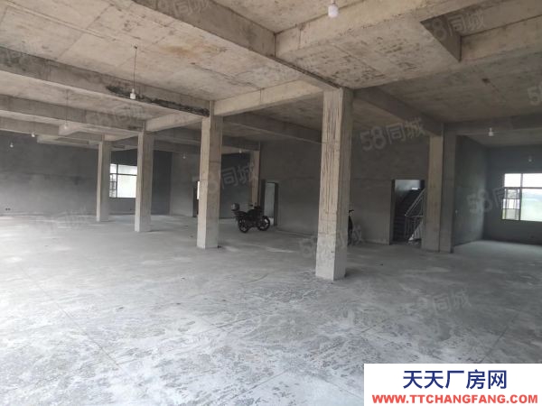 長沙市寧鄉區 離城6公里國道旁868平新房368地坪出租