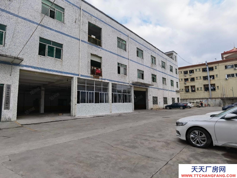 (出租) 深圳龍崗?fù)瑯吠穆藩?dú)院一樓1300平廠房出租。帶辦公室，降價(jià)出租