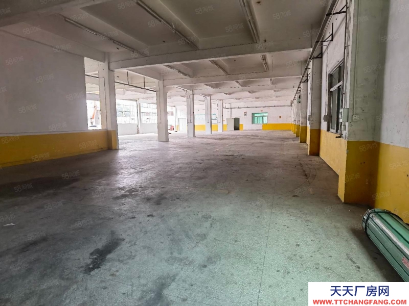 (出租) 深圳龍崗?fù)瑯吠穆藩?dú)院一樓1300平廠房出租。帶辦公室，降價(jià)出租