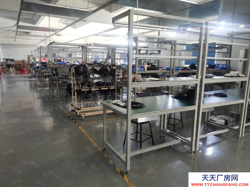 (出租) 東莞周屋空出二樓800平精裝修廠房倉庫低價出租水電齊全空地大