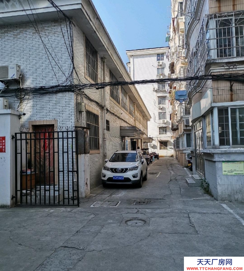 (出售)蚌埠龍子湖 這棟樓房為獨立二層樓房，可做公司寫字辦公，養老院，直播帶貨