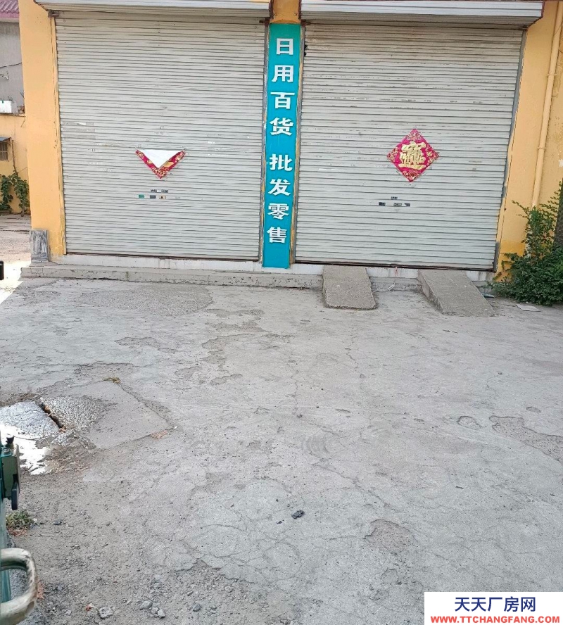 棗莊嶧城廠房寬敞，不用裝修，靠大路，水電齊全，交通方便，隨時看房！