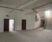 (出租) 襄陽宜城個人廠房，精裝修，水電已裝，有停車場，有宿舍，可辦公。