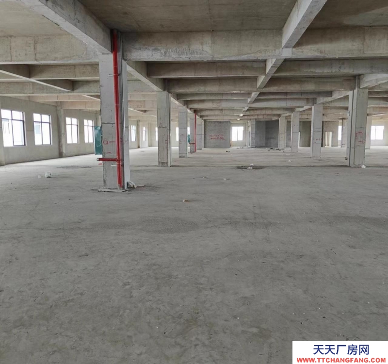 (出租) 南寧市西鄉(xiāng)塘區(qū)廠房在四樓，整層面積2711平方，租金平方18元含物業(yè)費(fèi)