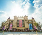 荊州市荊州區(qū)交通便利，水電齊全，可分租做倉庫。