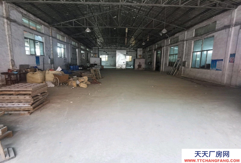 棗莊滕州學院西路倉庫出租，緊靠大路