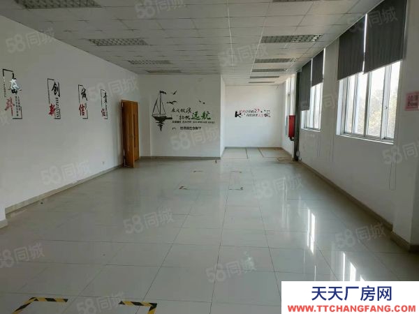 蘇州市張家港蘇虞張公路邊現有樓上1200平米層廠房出租，可現場看房！