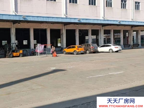 蘇州市張家港蘇虞張公路邊現有樓上1200平米層廠房出租，可現場看房！