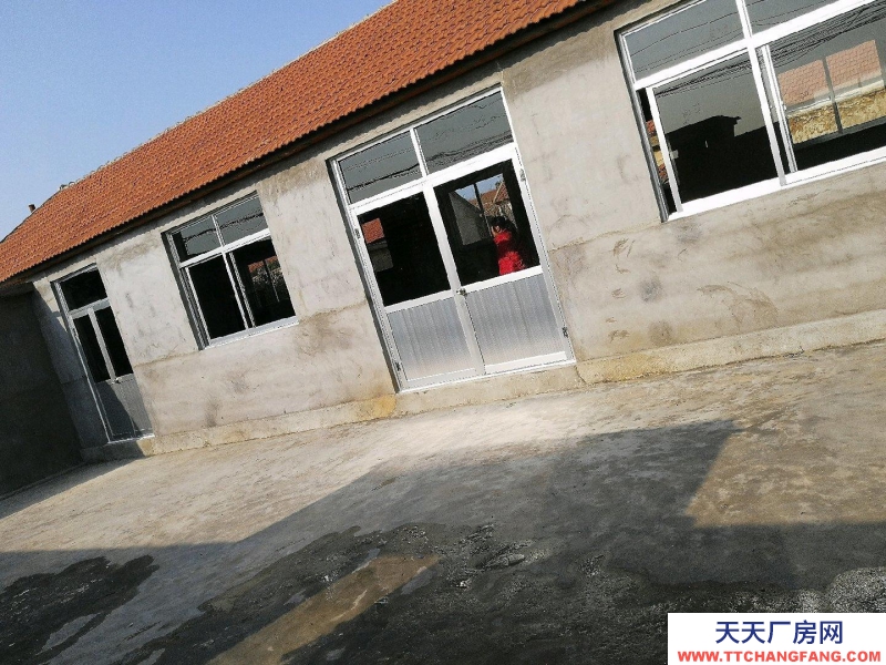 牟平靠路邊，租金便宜，交通方便