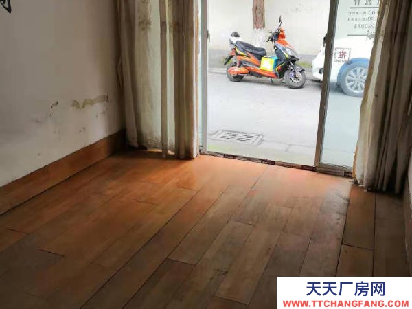 蘇州市滄浪區勞動路108號象牙新村內汽車庫13平米