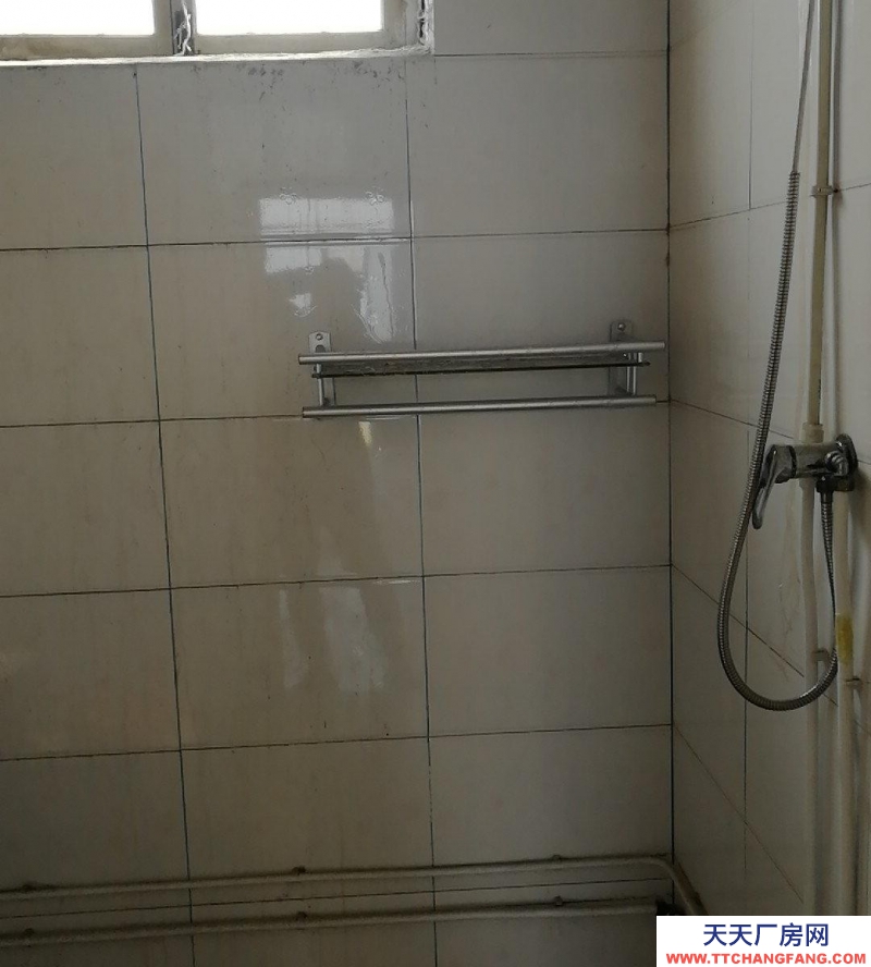 (出租) 超越舊貨市場后面300米，位置偏僻，不在大路邊，宜開廠。。