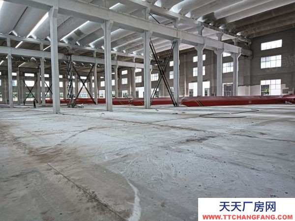 無(wú)錫宜興經(jīng)開(kāi)區(qū)2800平可分租1400平標(biāo)準(zhǔn)廠房倉(cāng)庫(kù)出租,有行車(chē)