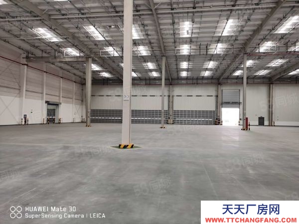 無(wú)錫江陰青陽(yáng)物流園區(qū)10000平高標(biāo)平臺(tái)倉(cāng)庫(kù)出租可分租