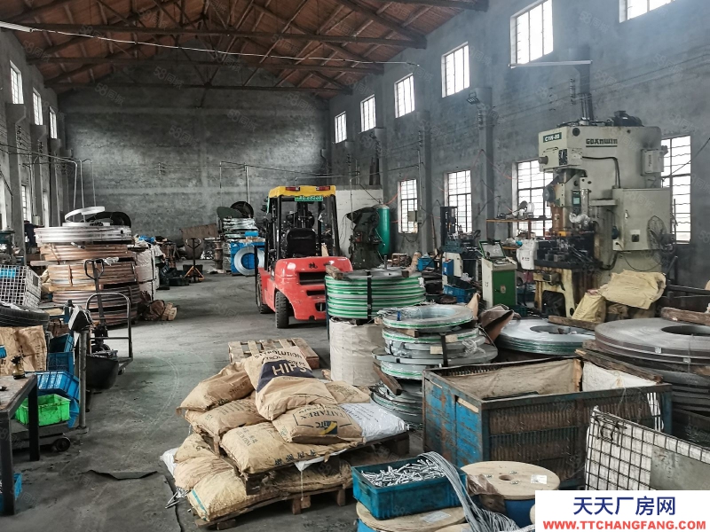 寧波北侖(出租) 出租，小港五盟工業區1樓2700平廠房，價格20塊一平