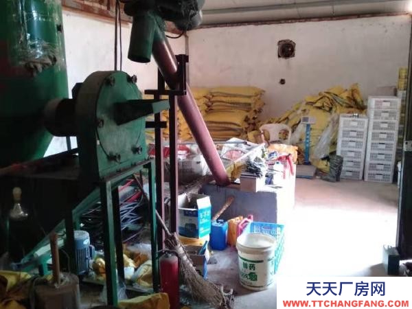 衡陽市衡東縣 廠房分a.b兩部分，共計1500平方，水電齊全，價格面議。