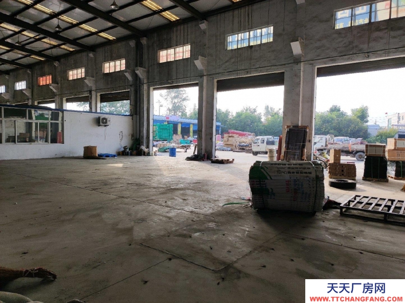 (出租) 400到600平米車間和院內(nèi)門(mén)前場(chǎng)地。可做物流倉(cāng)儲(chǔ)