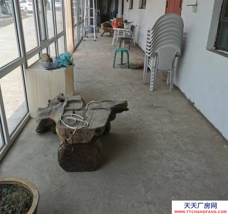 (出租) 面積超大，免費停車，干凈整潔